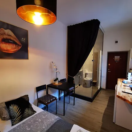 Gold & Studio Apartment